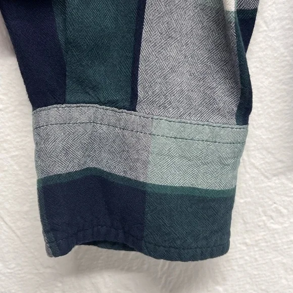 WOMEN’S - Merona Plaid Flannel Button Up Shirt - XL - Picture 7 of 10